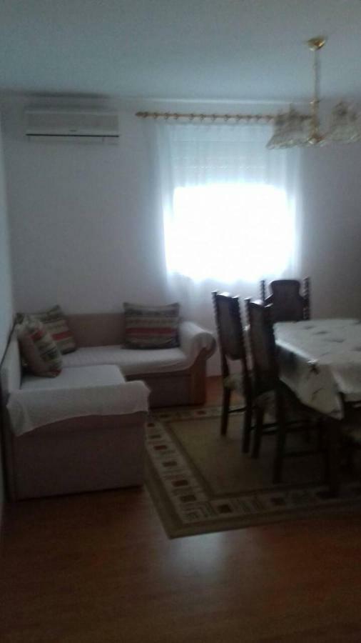 Apartmani Misak فرسي المظهر الخارجي الصورة